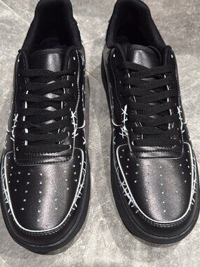 The Texas Chain Saw Massacre Athletic Shoe Sz 10.5